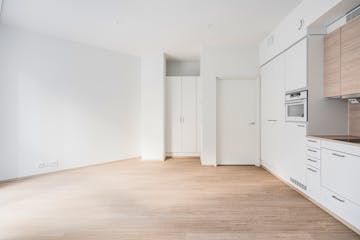 Tampereen Kannen Opaali liiketila 4 huone