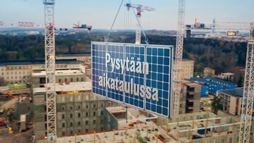 Rakennustyömaa, joka pysyy aikataulussa
