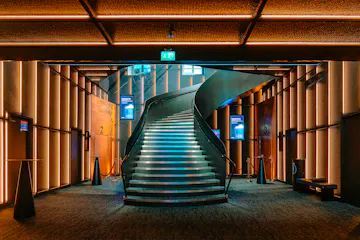 Kulttuurikasarmi portaikko
